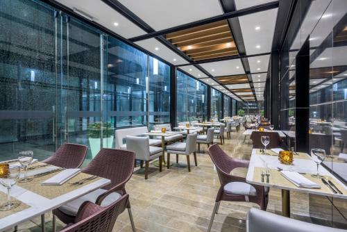 493871704 Courtyard by Marriott Bogota Airport