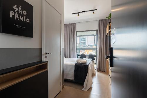 Studio 2115 com maleiro ao lado do metro Oscar Freire-1375, San Paolo