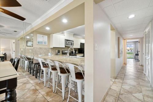 Changes in Attitude Villa 2306 in Panama City (FL)