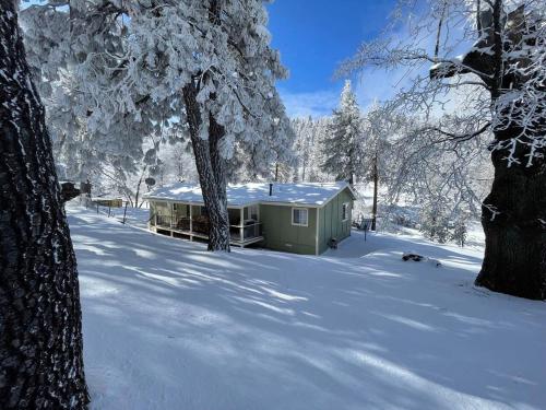 Secluded Mountain Retreat