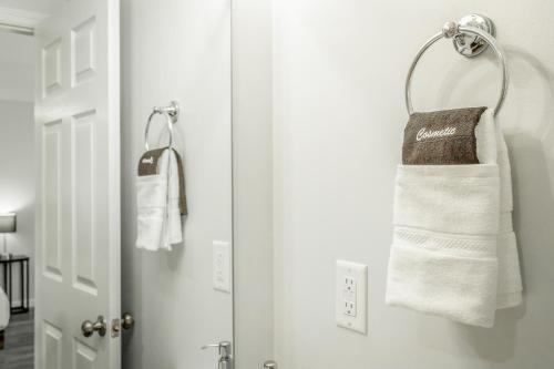 01 The Eames Suite - A PMI Scenic City Vacation Rental - image 14