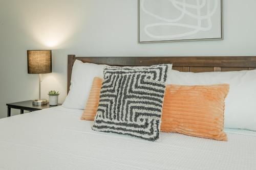 04 The Ludwig Room - A PMI Scenic City Vacation Rental - image 5
