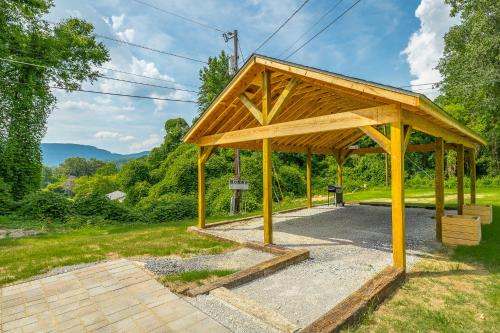 08 The Evans Room - A PMI Scenic City Vacation Rental - image 9