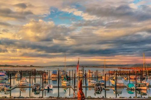 Set Sail Suite at Bandon Marina Inn