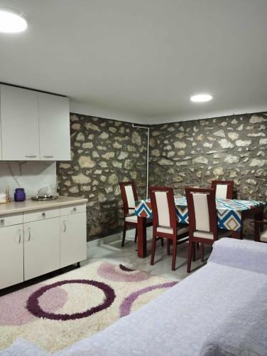 Apartments Janiki - Kruševo