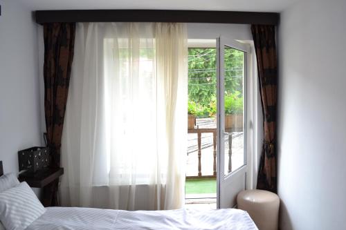CHIC CITY Rooms - image 10