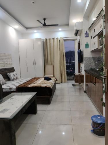 The Forest Stays-Luxury Studio Apartment In Noida