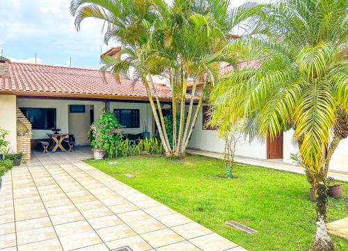 设施服务, Casa com churrasqueira e piscina em Itanhaem in 博皮兰加