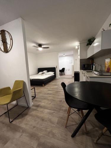 Konyha, Jerusalem MALHA View in West Mountainside