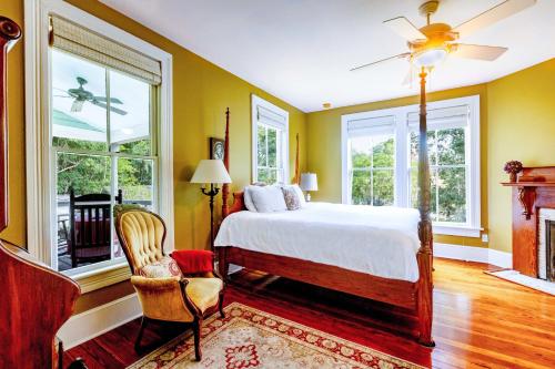 Inspiration Room at Camellia Rose Inn Downtown in Gainesville, USA