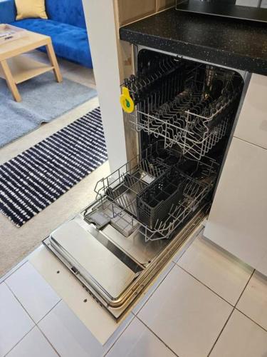 StayZen Apartments - Free Parking & Private Garden Ground Floor Central Woking - Business & Leisure in Woking