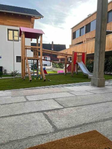 Erkély/terasz, 4YOUnic Billard * 2 BR * 75-Zoll TV * Boxspringbett in Glonn