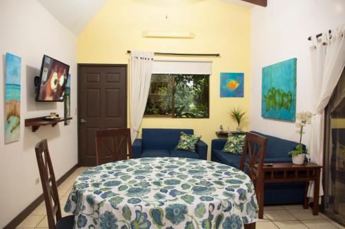 3 bedrooms, 5 beds