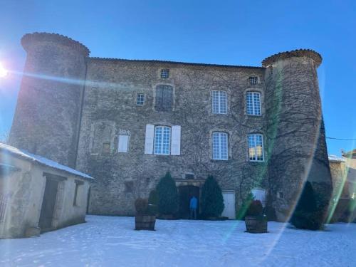 Studio au château de Lachau (Studio au chateau de Lachau) in Salerans