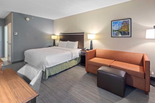 Hampton Inn Atlanta-Woodstock - image 14