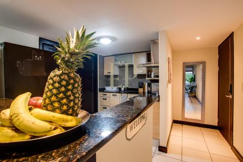 厨房, CR MARIPOSA RENTALS Comfortable penthouse, AC, pool, gym, tennis in 奥罗河