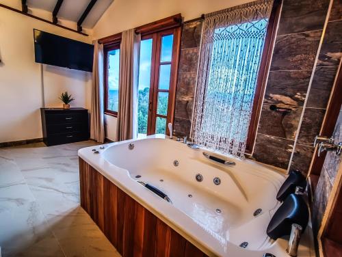 Létesítmények, Casa Piedra in Sutamarchán