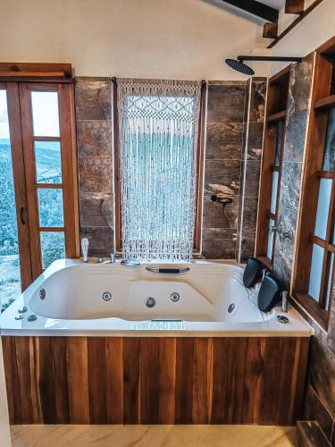 Pezsgőfürdő, Casa Piedra in Sutamarchán