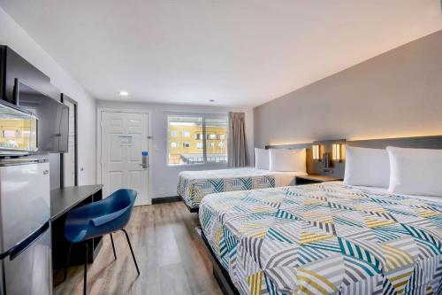 2 double beds