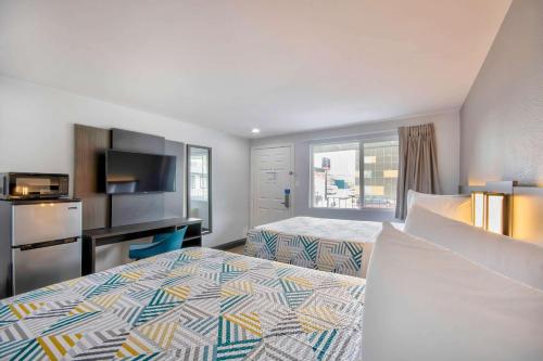 Americas Best Value Inn Eureka - image 9