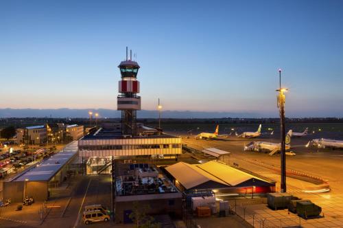 Wings Hotel - image 14