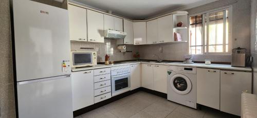 Casa de tres habitaciones con hermoso patio in เพอร์โทลลาโน