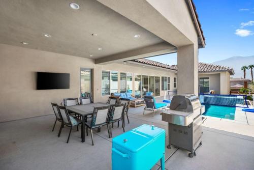 Purple Skies PGA West Signature Gorgeous Mtn Views in La Quinta, USA