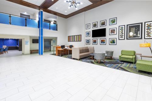 Holiday Inn Express & Suites Sulphur - Lake Charles an IHG Hotel - image 4