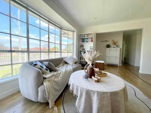 Charming House with free parking&wifi - Accommodation - Keysborough