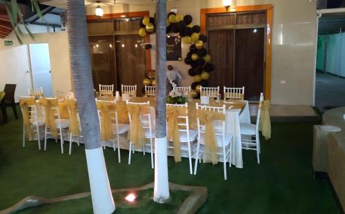 Hotel Madrigal Manta Beach in Manta