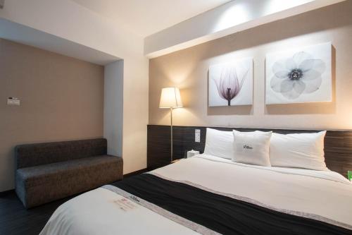Double Room image 5