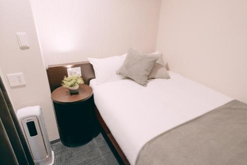 Standard Double Room image 5
