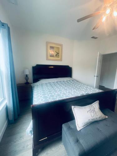 Derby/Bourbon Trail 4BR Pool Table Villa in Louisville, USA