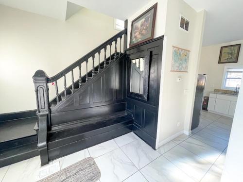 Derby/Bourbon Trail 4BR Pool Table Villa in Louisville, USA