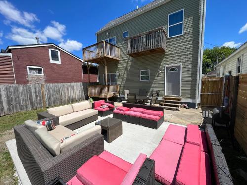 Derby/Bourbon Trail 4BR Pool Table Villa in Louisville, USA