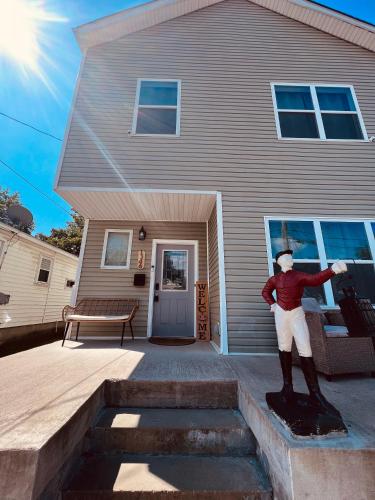 Derby/Bourbon Trail 4BR Pool Table Villa in Louisville, USA