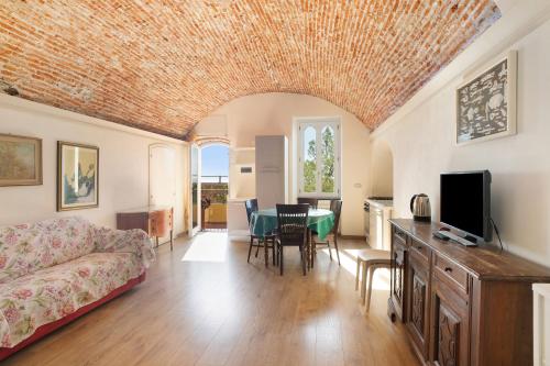 Superior One-Bedroom Apartment with Balcony