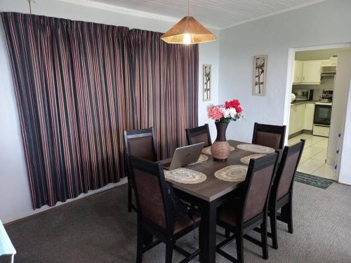 Tugela Mouth Sea View Guest House (Sleeps 8)