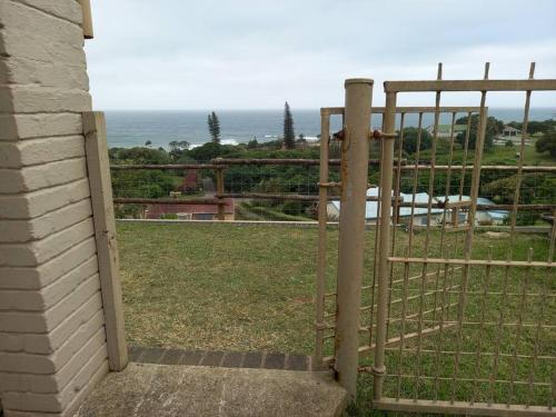 Tugela Mouth Sea View Guest House (Sleeps 8)