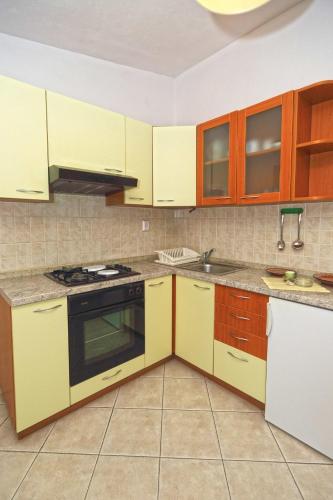 Kitchen, Apartments Bocin Rosso in Hvar