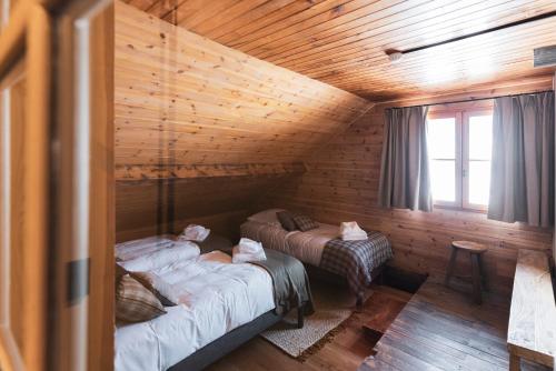2 double beds