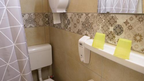 Attila Hotel - image 13