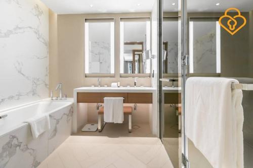 Keysplease Luxury 2BR Apt Address Opera Minutes to Dubai Mall Downtown - image 7