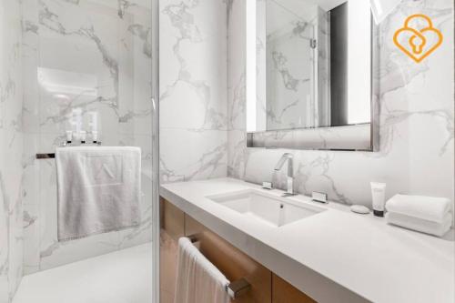 Keysplease Luxury 2BR Apt Address Opera Minutes to Dubai Mall Downtown - image 13