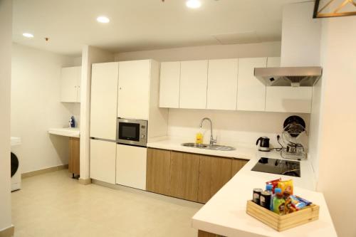 Luxury Apartment with Balcony in Gold Crest DHA - Skyview Suite - image 3