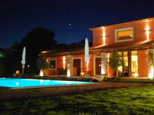 ทางเข้า, Villa Hermes Trismegistos in ซาคาโร (อิเลีย)