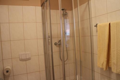 Hotel Checkin - image 14