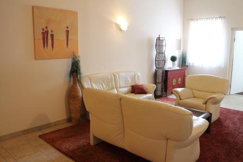Hotel Checkin - image 5