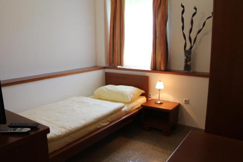 Hotel Checkin - image 12