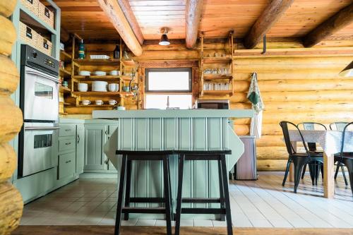 87SL - Starlink - Sauna - Pets OK - Sleeps 8 cabin